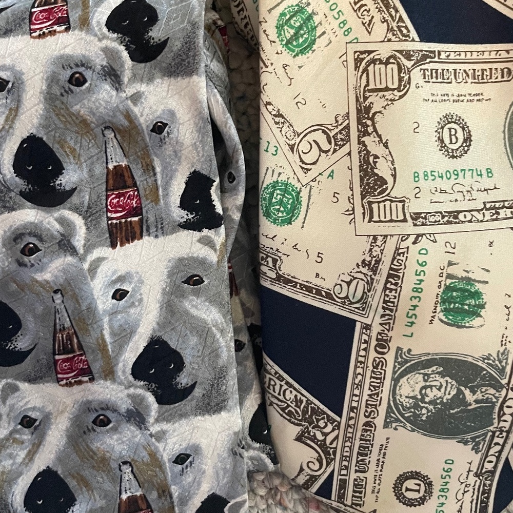 Fun ties - Picture 3 of 8